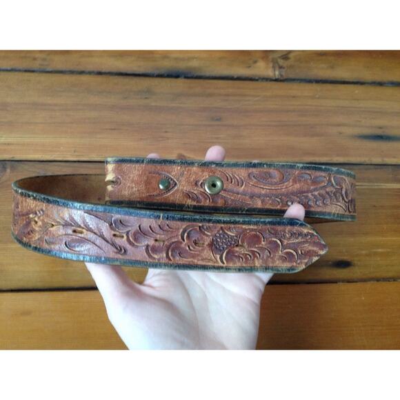 Vintage 70s Handtooled Yvette Western Rodeo Brown Leather Womens Belt 32 main image 7